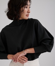 スポンディッシュハイネックドルマンスリーブニット