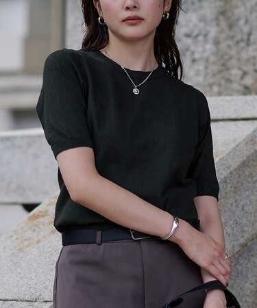 クルーネックハーフスリーブニット