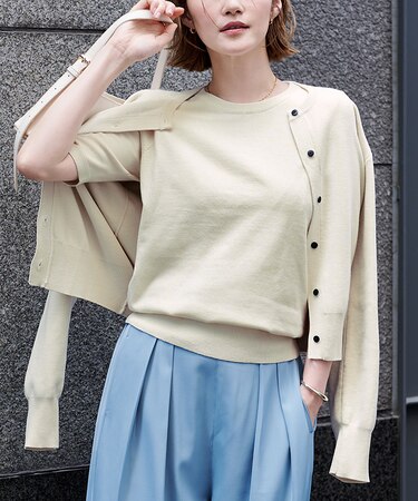 クルーネックハーフスリーブニット