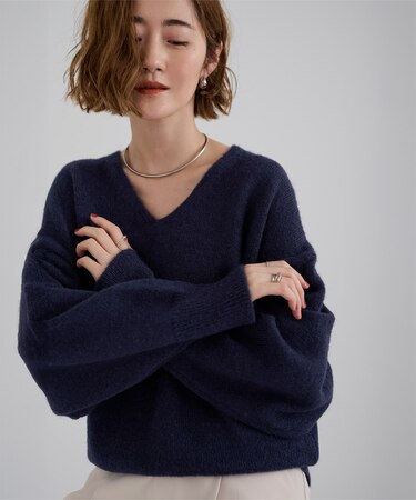 ウールブレンドVネックニットプルオーバー