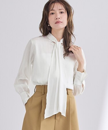 サテンストライプハイネックボウタイブラウス
