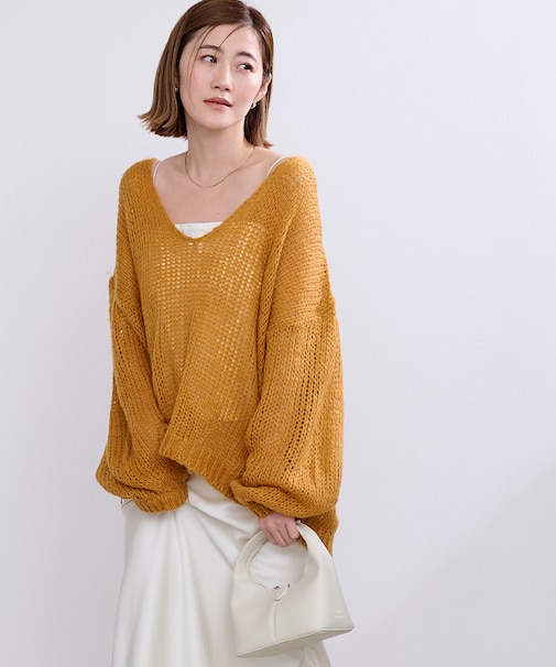 透かし編みVネックプルオーバー