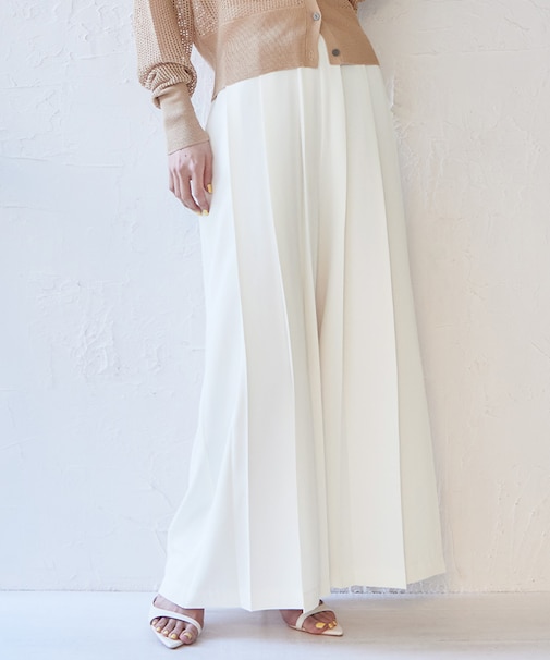 プリーツワイドパンツ