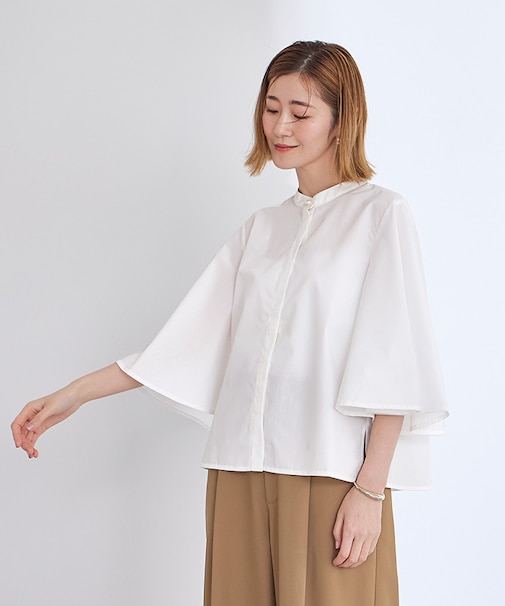 パール釦バンドカラーフレアスリーブブラウス