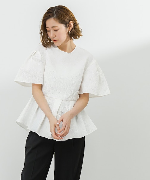ふくれジャガードフレアスリーブペプラムトップス