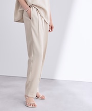 リラックステーパードパンツ