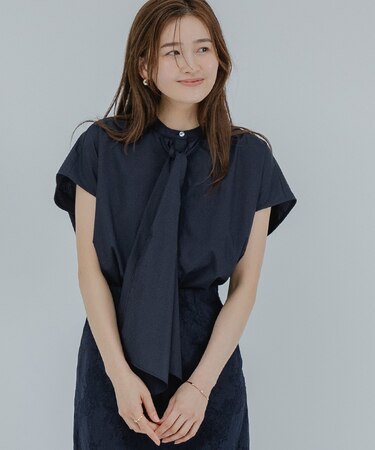 バンドカラーデザインボウタイオーバーサイズブラウス