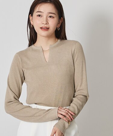 チクチクしないウールブレンドキーネックリブニット