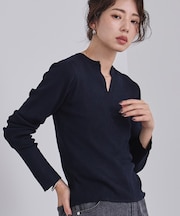 チクチクしないウールブレンドキーネックリブニット