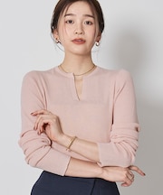 チクチクしないウールブレンドキーネックリブニット