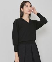 もちもちVネックニット