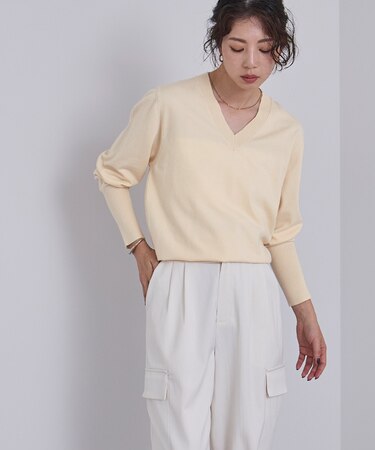 もちもちVネックニット
