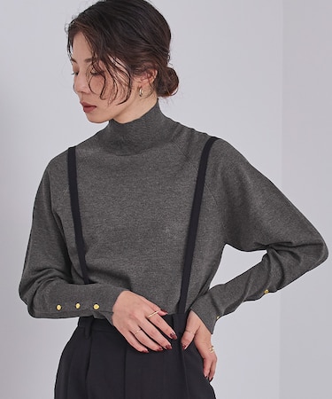 ハイネックゴールド釦ラグランスリーブニット