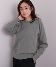 クルーネックラグランスリーブニット