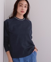 クルーネックラグランスリーブニット