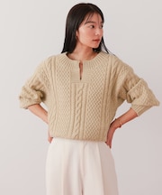 キーネックケーブルニット