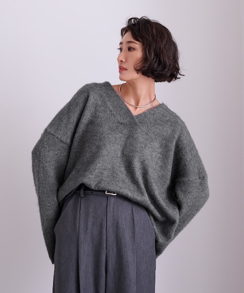 ワイドVネックニット｜ユアーズの通販｜&mall（アンドモール