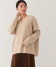 ワイドVネックニット