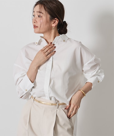 カラーポイントゴールド釦シャツ