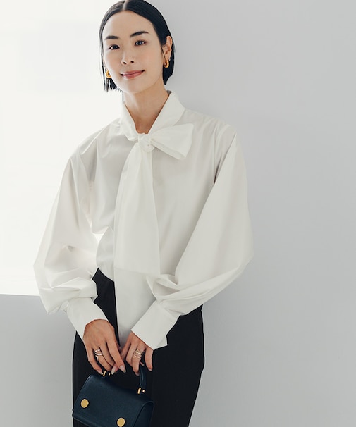 袖タックボウタイブラウス