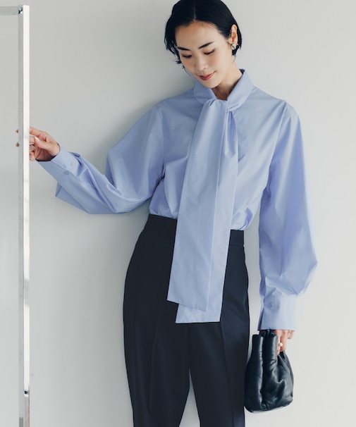 袖タックボウタイブラウス