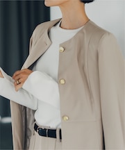 美シルエットゴールド釦ペプラムジャケット