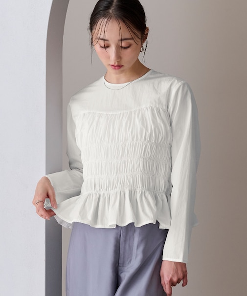 シャーリングブラウス