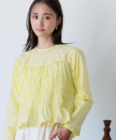 シャーリングブラウス