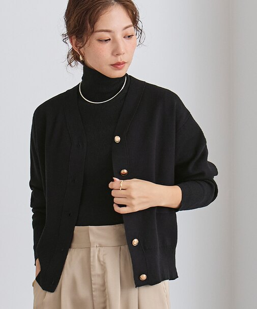 Vネックゴールド釦カーディガン