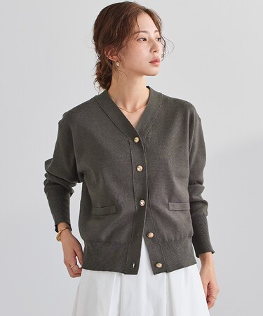 Vネックゴールド釦カーディガン