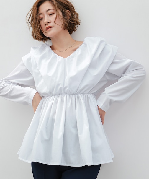 タックショルダーペプラムブラウス