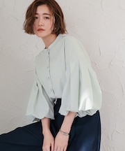 バンドカラー袖ボリュームブラウス