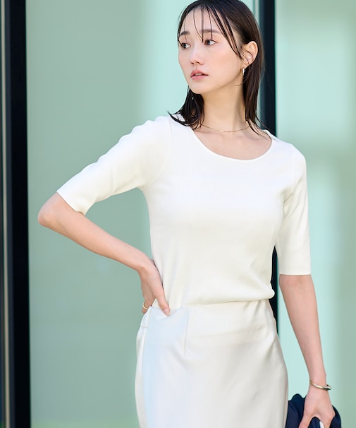 ラウンドネックハーフスリーブニット