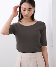 ラウンドネックハーフスリーブニット