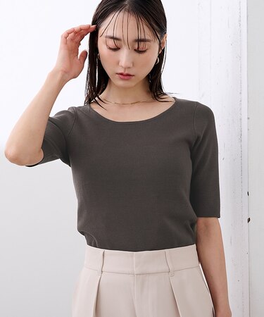 ラウンドネックハーフスリーブニット