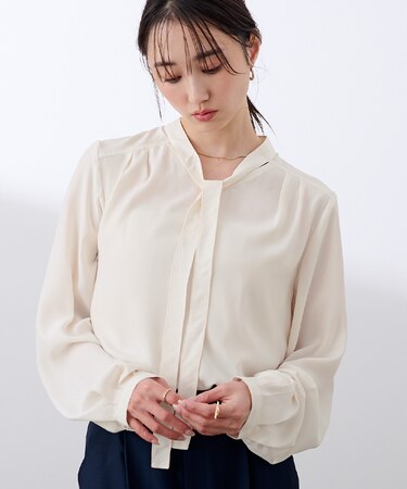 Vネックタイブラウス
