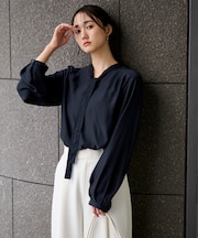 Vネックタイブラウス