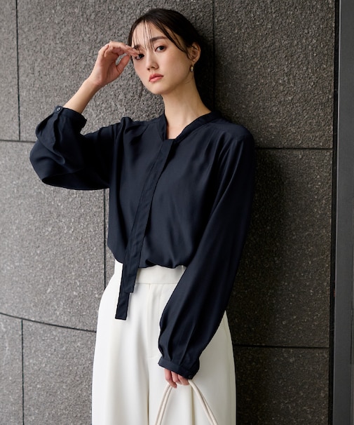 Vネックタイブラウス