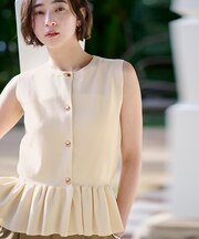 ゴールド釦ペプラムノースリーブニット