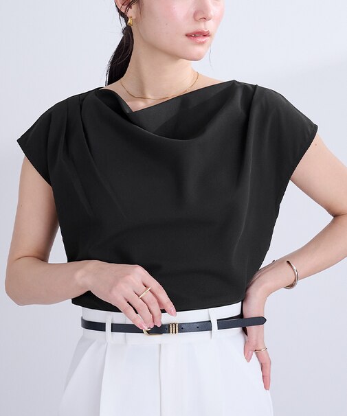 ショルダータックドレーププルオーバー