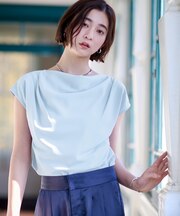 ショルダータックドレーププルオーバー