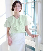 フリルVネックブラウス