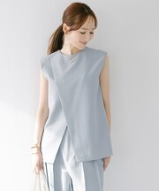 クルーネックスリットブラウス