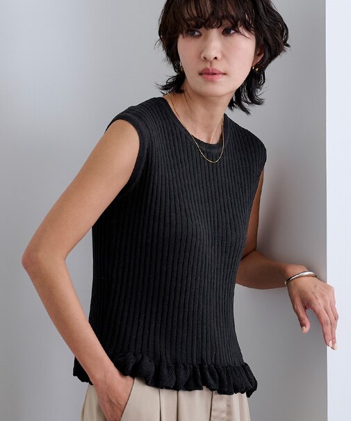 フリルヘムノースリーブニット