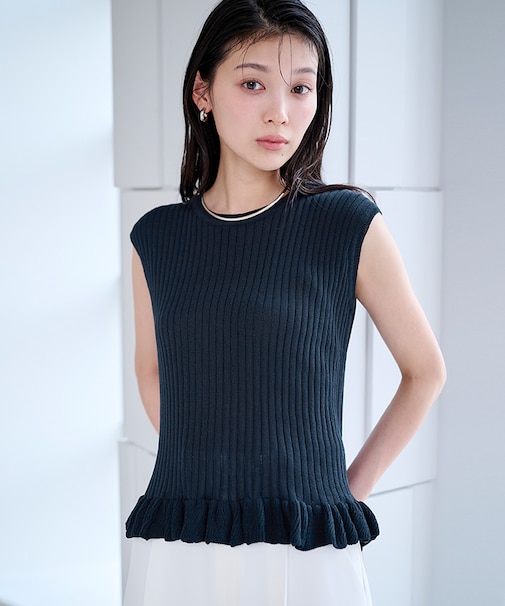 フリルヘムノースリーブニット