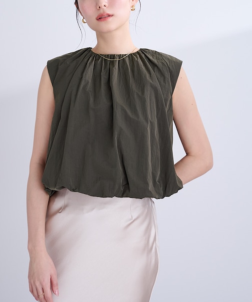 ギャザーネックバルーンブラウス