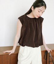 ギャザーネックバルーンブラウス