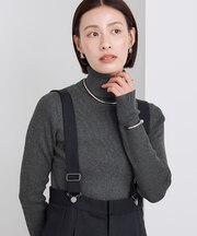 タートルネックリブニットプルオーバー