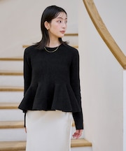 美シルエットペプラムニット
