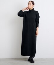 タートルネックバックスリットニットワンピース